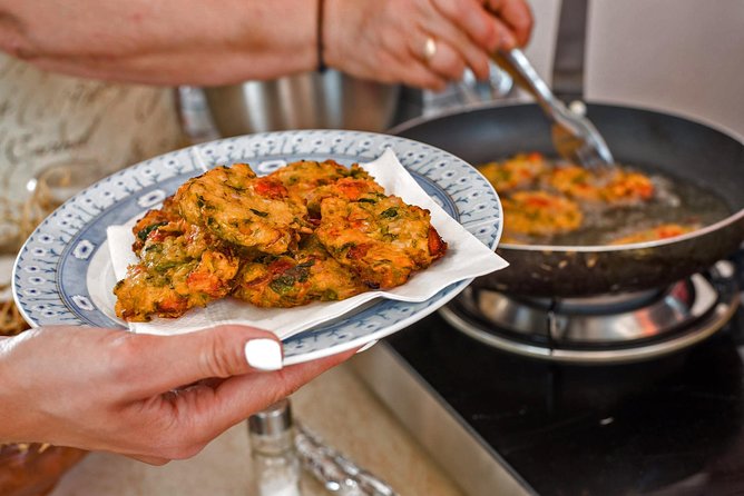 Santorini : Cooking Class & Easy Hike - A Four-Hour Santorini Day That Hits the Right Notes