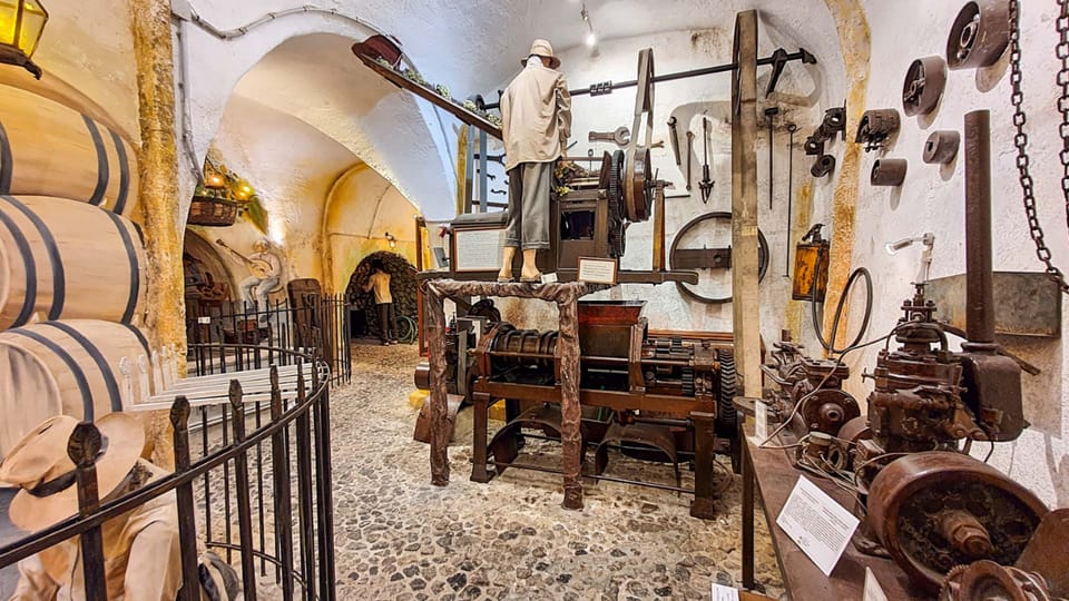 Santorini: Culture & Highlight Tour with Wine Tasting - Practical tips that make the day smoother