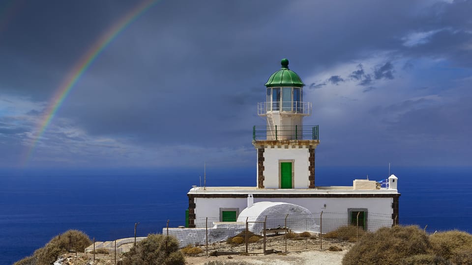Santorini: Culture & Highlight Tour with Wine Tasting - Oia free time: use your hour for lunch, wandering, or art shops
