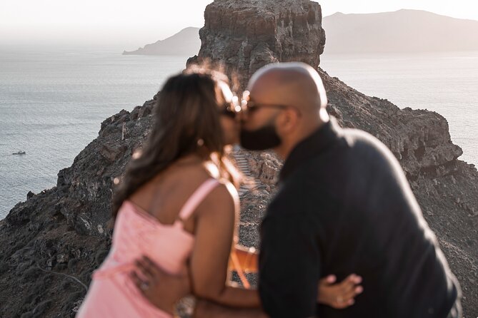 Santorini: Customized Private Photoshoot Walk in Oia - Where the Photographer Takes You: Domes, Alleys, and Caldera Views