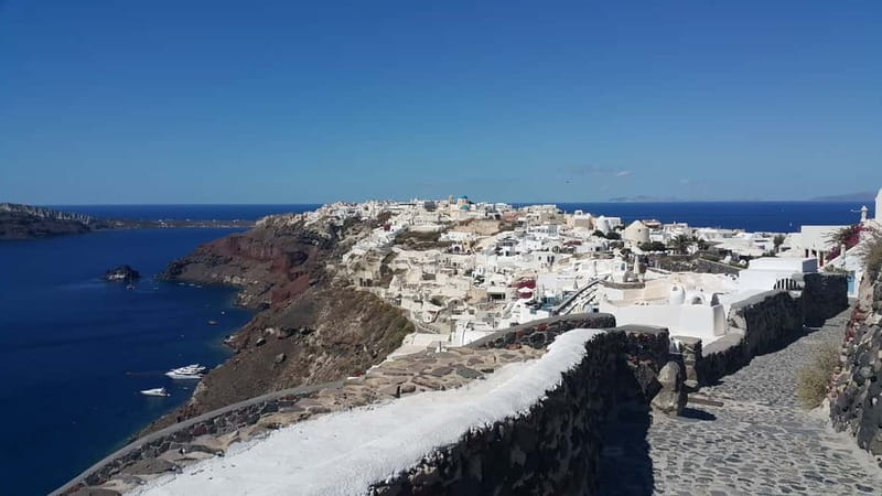 Santorini: Fira to Oia Caldera Hike with Guide - Reading the Volcanic Cliffs with Your Local Guide