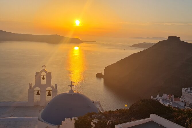 Santorini First-Time Guests Private Tour Sightseeing, excavetions & wine testing - Oia: Blue-Domed Streets, Caldera Niches, and the Step Reality