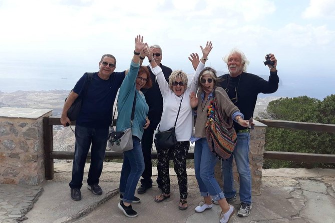 Santorini First-time Visitors Private Tour with Wine Tasting - Why a private first-timer Santorini route makes sense