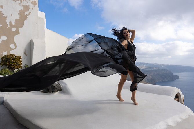 Santorini Flying Dress Photoshoot with a Pro Photographer - Flying Dress Details: Colors, Sizes, and the Assistant Who Saves the Day