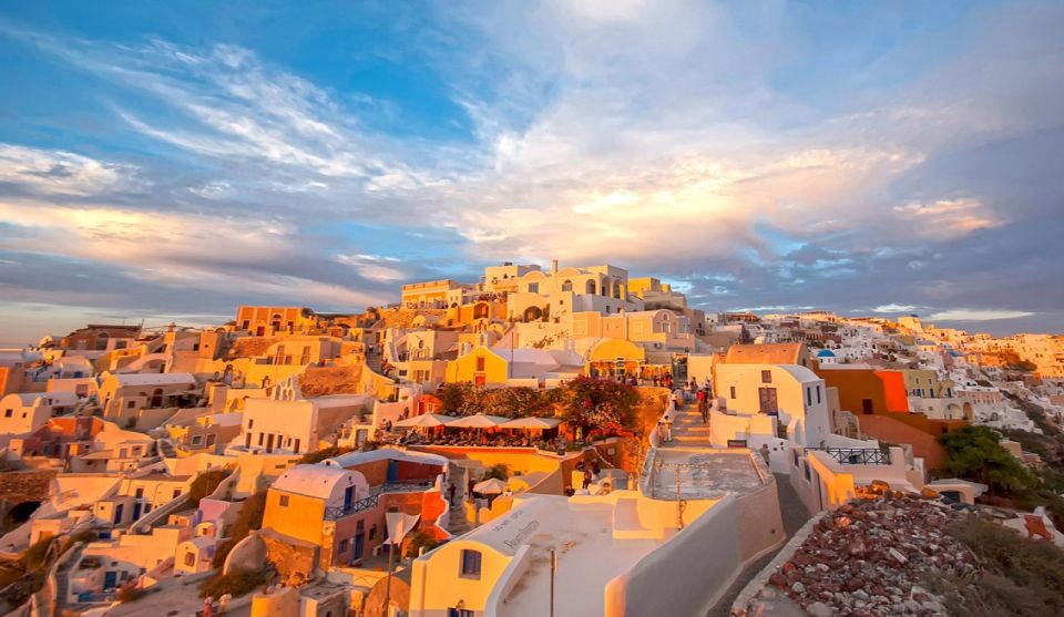 Santorini: Guided Island Day Trip with Beach Visit - Oia: when the sunset is the real main event
