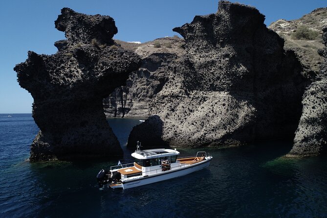 Santorini Half Day MotorCruiser Private Cruise incl. Meal,Drinks &Free Transport - Key reasons this cruise works