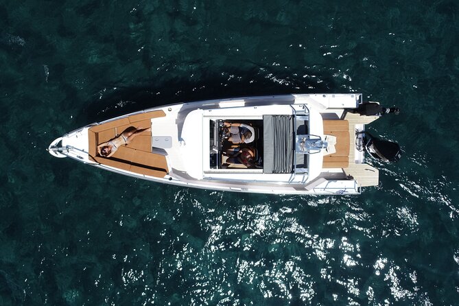 Santorini Half Day MotorCruiser Private Cruise incl. Meal,Drinks &Free Transport - Kameni volcanic islands and hot springs: the science angle, without getting nerdy