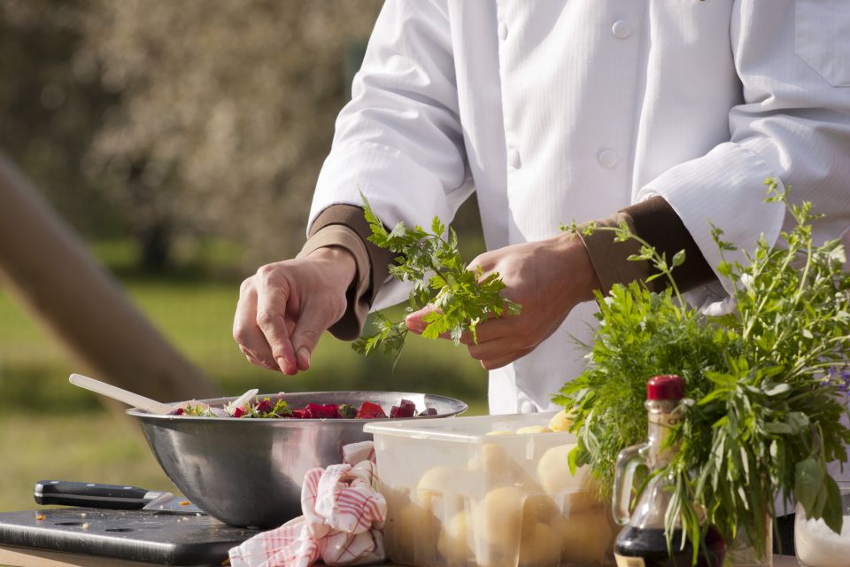 Santorini: Hands on Cooking Class with a Chef - Where Megalochori’s Feggera Restaurant Sets the Right Mood