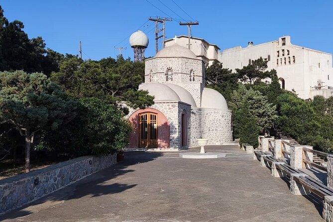 Santorini Highlights & Hidden Gems – Private Family-Friendly Tour - Stop 3: Lost Atlantis Experience and the 9D factor