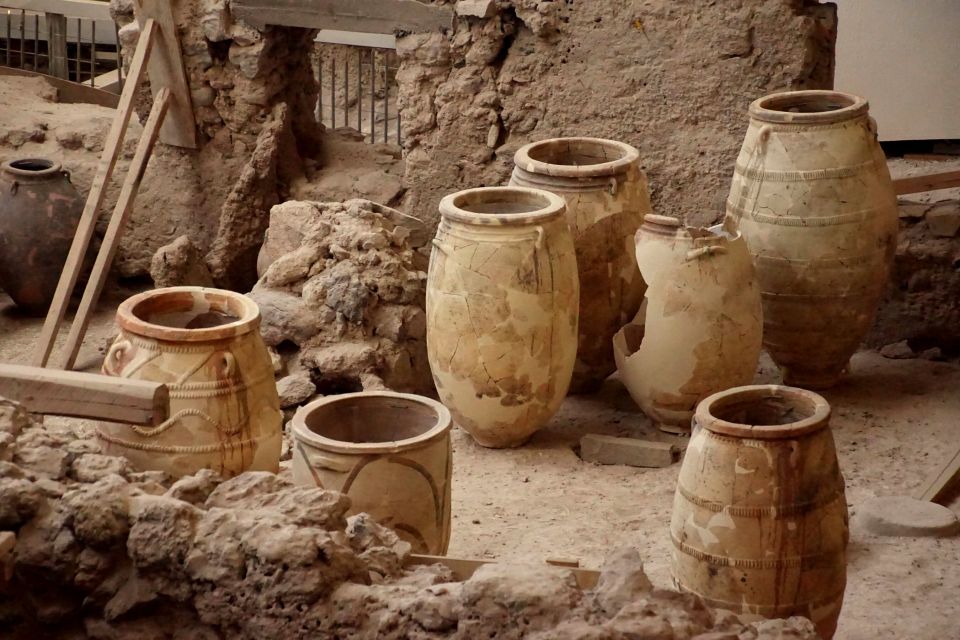 Santorini HISTORY & ARCHEOLOGY Tour (up to 8 guests) - Akrotiri excavations with a licensed specialist: where the story gets sharp