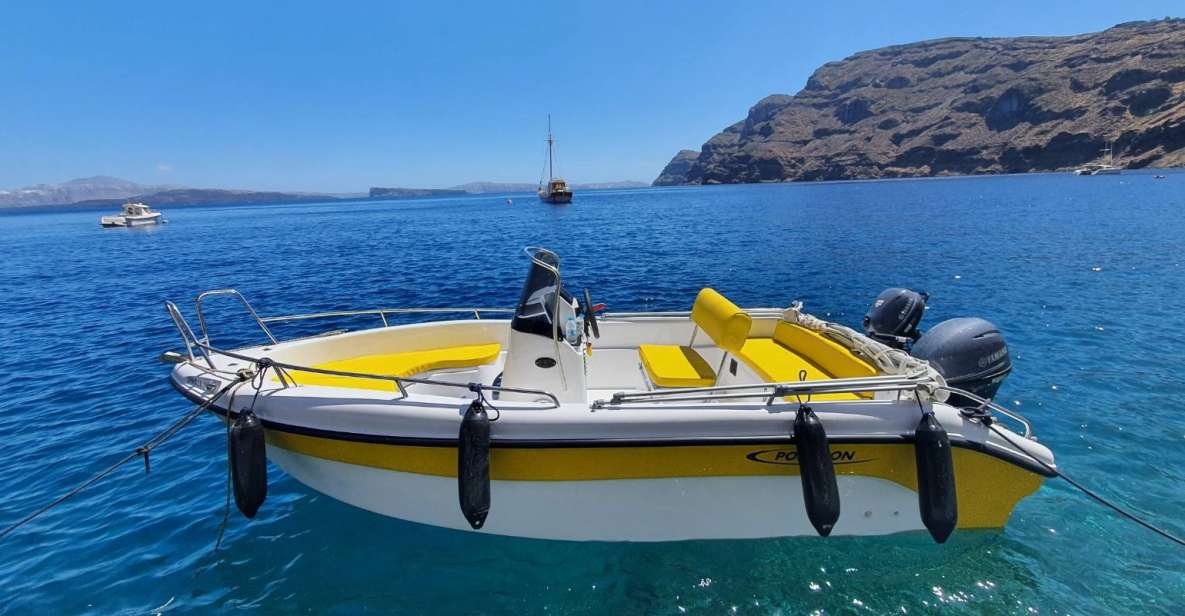Santorini: license free boat in Santorini - Red Beach or White Beach: choosing what fits your day