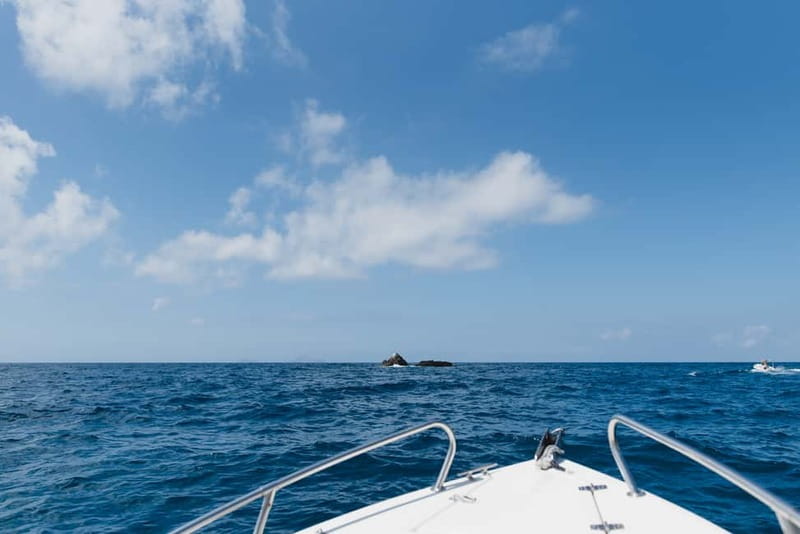 Santorini: License-Free Boat Rental with Ice, Water, & Fruit - Practical Tips for Notos Hotel Pier Day