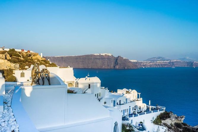 Santorini local private tour for small group - Red Beach: the volcanic rock moodiness and the Akrotiri area connection