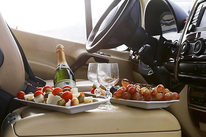 Santorini Luxury private tour for small groups - Getting picked up: hotels, any meeting point, and cruise cable car timing