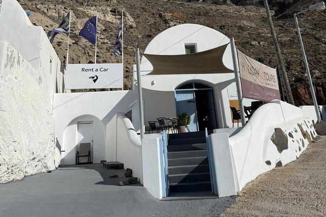 Santorini: Main Port Shared Shuttle - Bus to Hotels or Airport - Finding Holiday Tours at the Port: The Spot That Saves Your Sanity