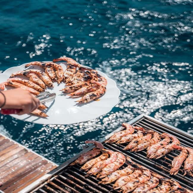 Santorini: Majestic Catamaran Cruise with Meal and Drinks - Should You Book This Santorini Catamaran Cruise?