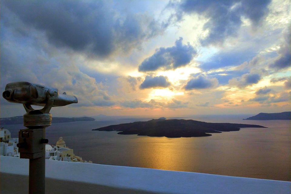Santorini: Must-See Highlights Private Sightseeing Tour - Akrotiri: Archaeology With Volcano-Sized Context