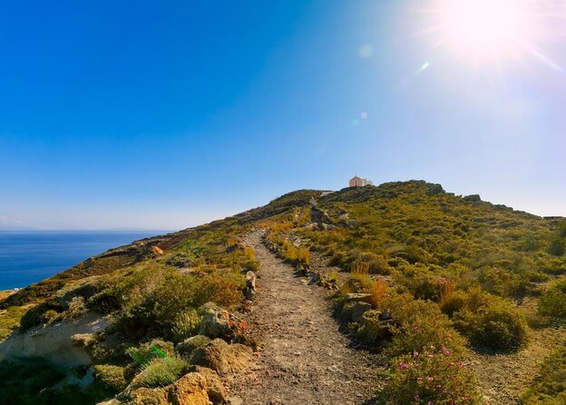 Santorini : Night Hike, Wine Tasting and Dinner - Key takeaways before you go