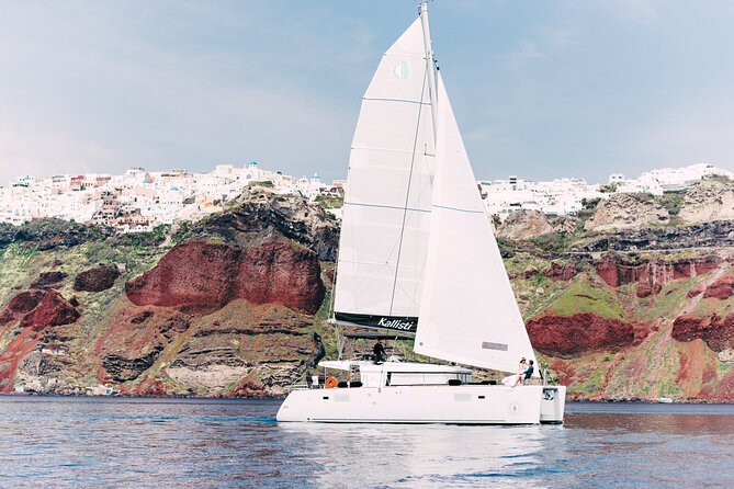 Santorini Oia: Caldera Classic Day Cruise with Snacks & Drinks - Amoudi Bay to the Caldera: why this cruise starts in the right place