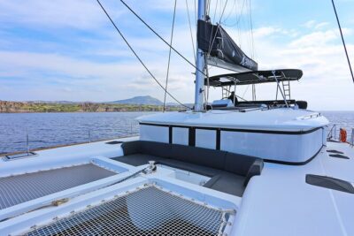 Santorini Oia: Caldera Classic Day Cruise with Snacks & Drinks - Getting on board: timing, comfort, and the small details you’ll feel