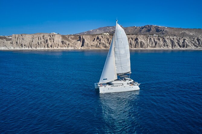 Santorini Oia: Caldera Private Day Cruise with BBQ & Drinks - Views from the sea: photos and the oldest port feel