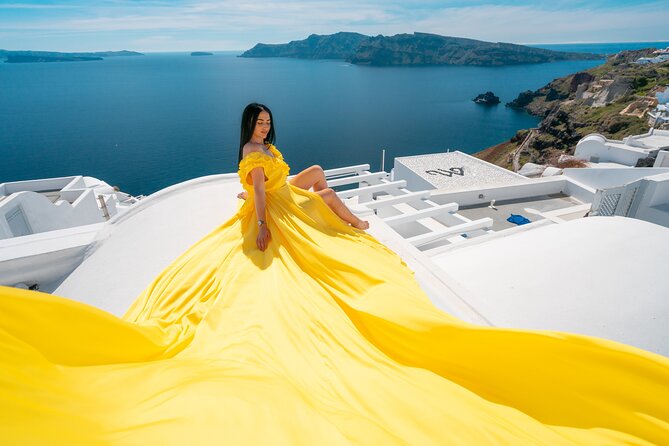 Santorini Oia: Private Flying Dress Photoshoot - Where You Meet: Simple Start, No Pickup