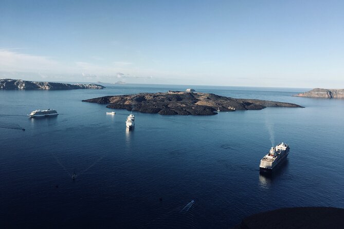 Santorini Panoramic Tour - Perissa Black Sand Beach: organized, easy beach time for an hour