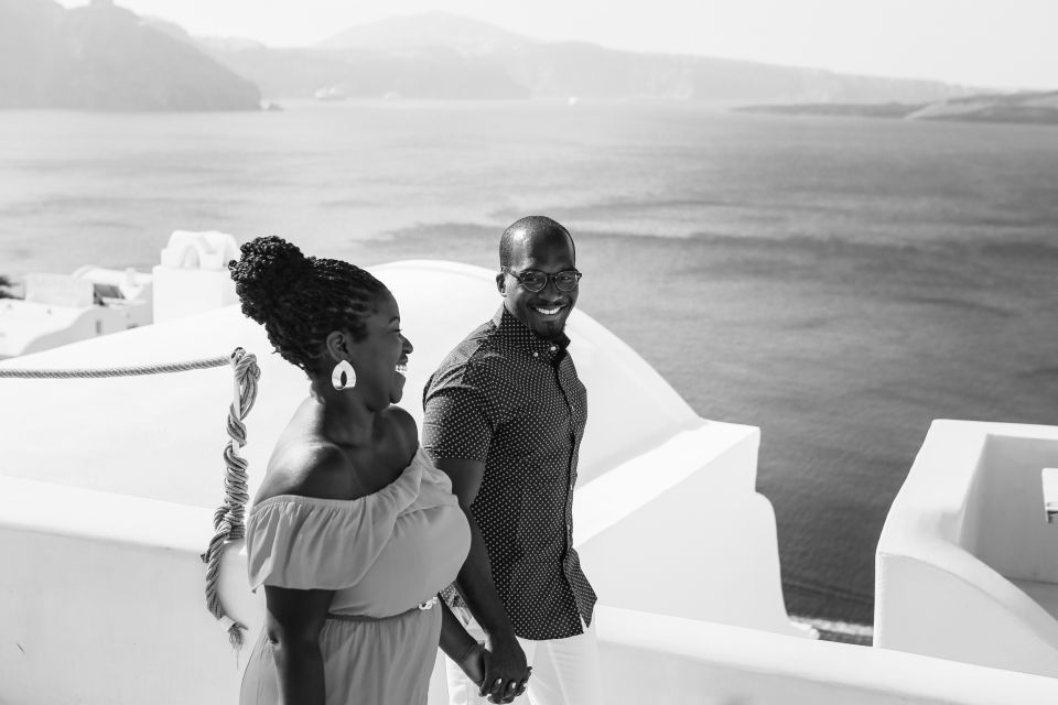 Santorini: Photo Shoot with a Private Vacation Photographer - When you get the photos: delivery and what to plan next