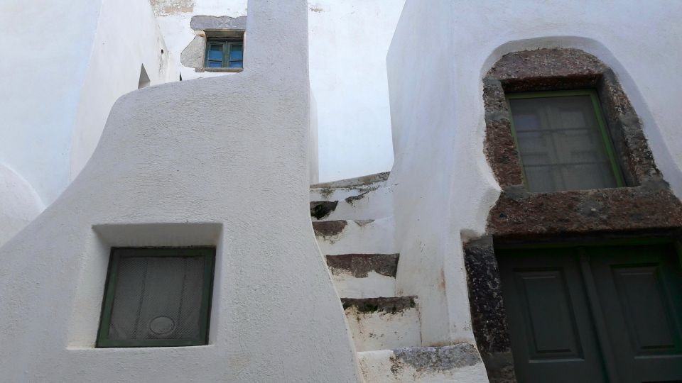 Santorini: Private 4-Hour Cultural Villages Sightseeing Tour - Emporio and the Venetian castle: streets shaped for protection