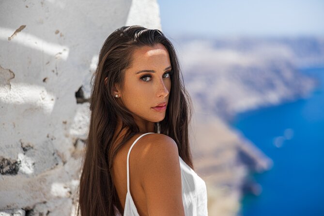 Santorini Private Casual Photoshoot in Oia and Imerovigli - The meeting point routine: quick, clear, low-stress