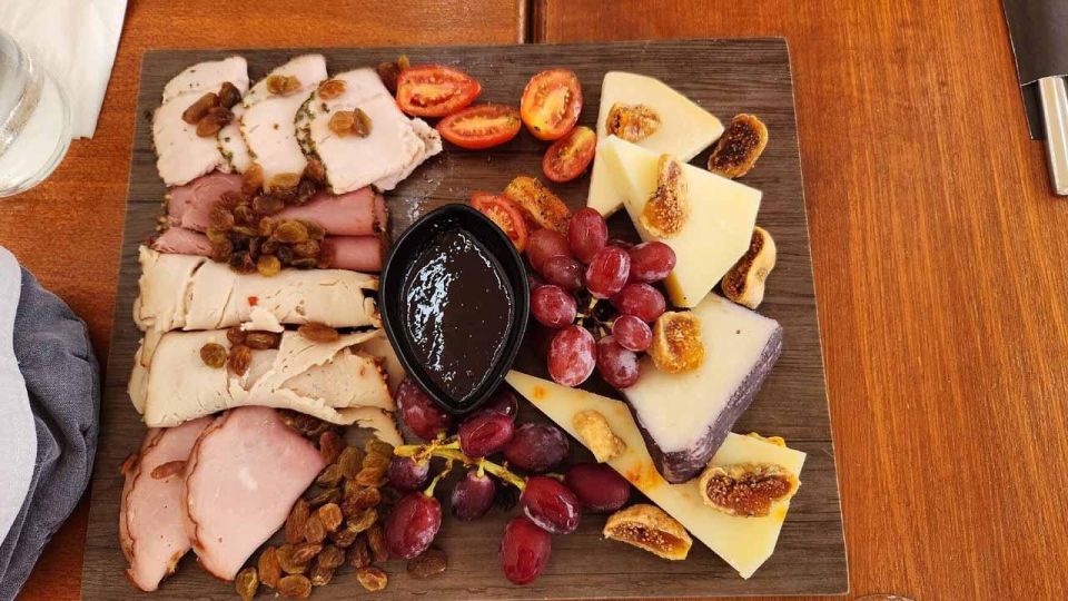 Santorini: Private Cooking Class and Wine Tasting Tour - The chef-led cooking class: Greek recipes you’ll want to repeat