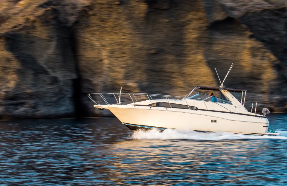 Santorini: Private Day Cruise with Barbeque and Drinks - Vlychada Departure at 10:00: A Simple Way to Start Seeing Santorini