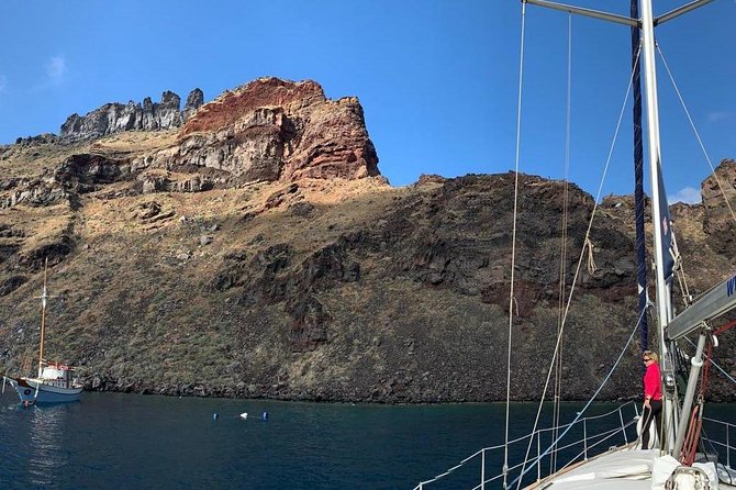 Santorini Private Daytime Sailing Tour with Meal, Drinks &Transfer included - Practical details that help the day run smoothly