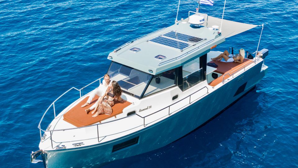 Santorini: Private Diamond 36 Motor Yacht Caldera Cruise - Why Ammoudi Bay Is the Perfect Starting Point