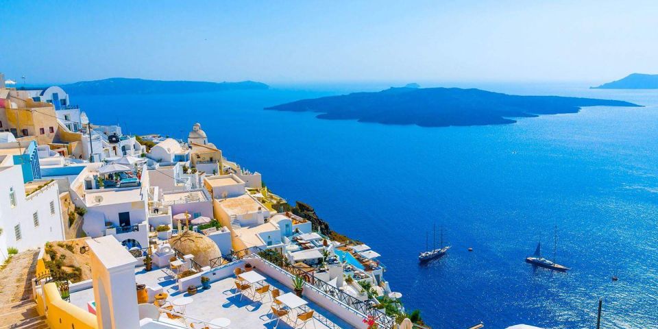 Santorini: Private Exclusive Tour with a Local Guide - How the Mercedes + private guide setup changes the whole day