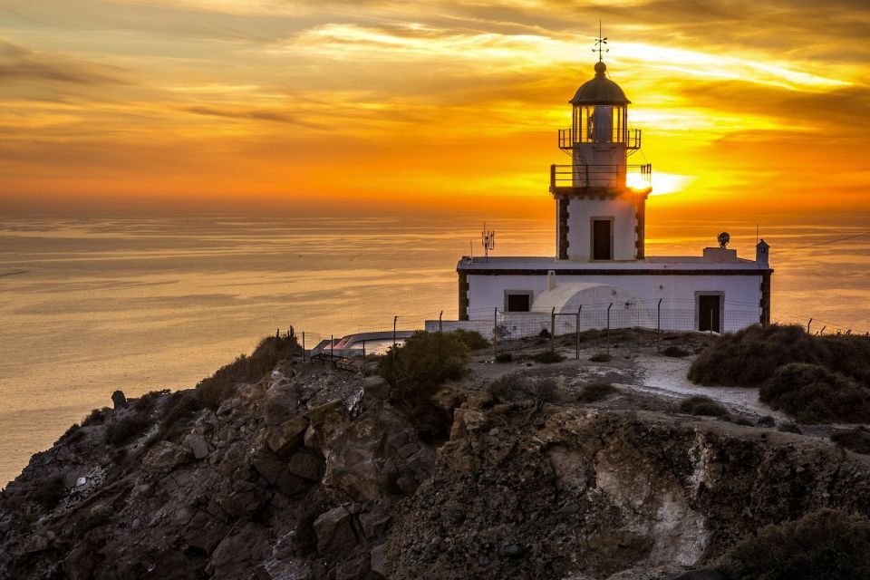 Santorini: Private Guided Tour with Sunset View - Fira’s blue domes: the classic Santorini look, set up for photos