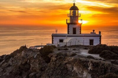 Santorini Private Half-Day Tour with Pickup - Oia: cliffside paths, coffee breaks, and sunset-fame views