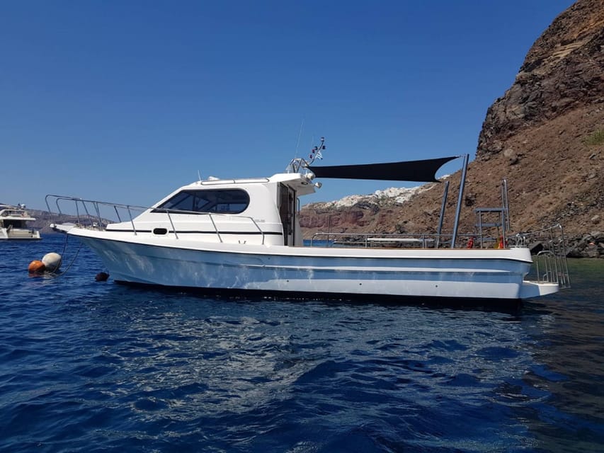 Santorini: Private Motorboat Cruise and Volcano Hike - Extra stops that add texture: Thirasia and a secret cove under Oia