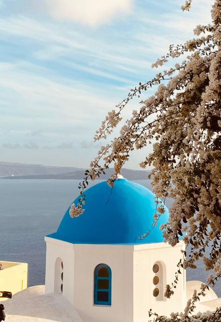 Santorini: Private Photography Tour - Akrotiri Village: end the day away from the biggest crowds