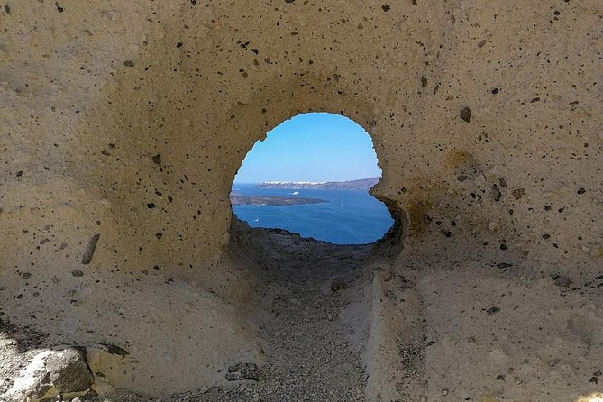 Santorini Private Romantic Tour with Dinner & Wine Tasting - A 6-hour romantic loop across Santorini’s best viewpoints