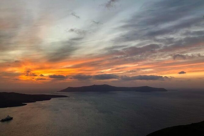 Santorini Private Roundtrip Transfer from/to Airport,Port & Hotel - Weather Matters Here, So Plan for Flexibility