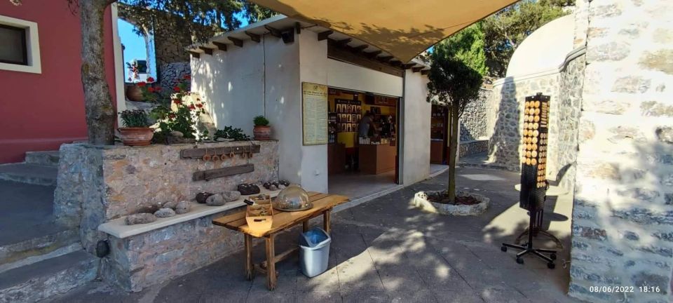 Santorini: Private Sunset Tour with Picnic & Transfer - Imerovígli picnic hour: wine, snacks, and a calmer sunset