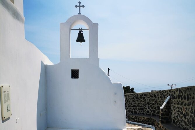 Santorini Private Tour Highlights 6h for Groups and Families - Megalochori: Cycladic streets with a lived-in feel
