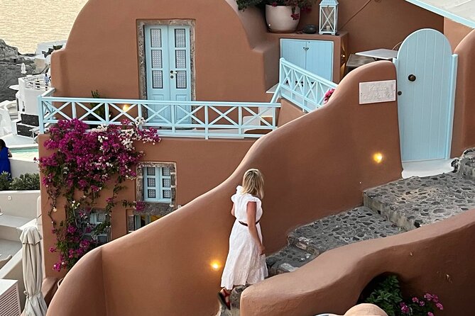 Santorini Private Tour in Spanish - Megalochori: traditional village life and a slower kind of beauty