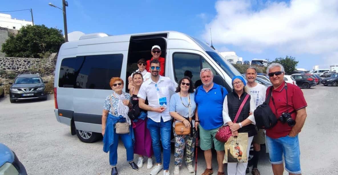 Santorini: Private Tour in Spanish with Local Guide - A Private Santorini Circuit in a Luxury Minivan