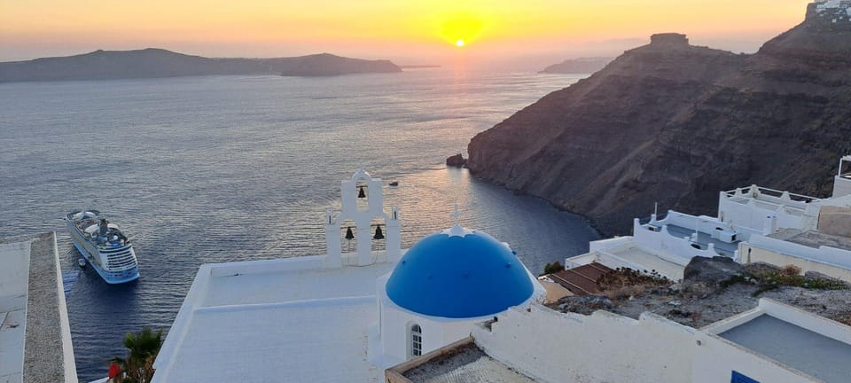 Santorini: Private Tour in Spanish with Local Guide - Imerovígli and Finikia: Balcony Views With a Local Explanation