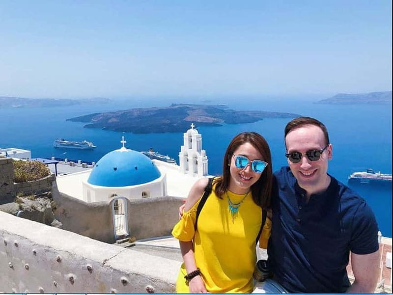 Santorini Private Tour: Must-See Highlights & Hidden-Gems - Oia: the classic town stop you can actually enjoy
