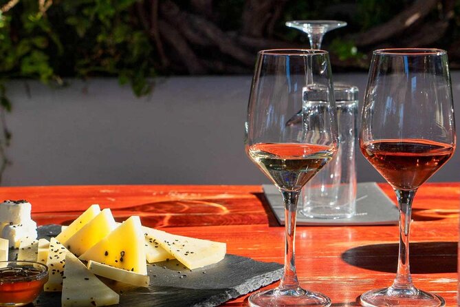 Santorini Private Wine Tasting Experience with private sommelier - Why Santorini wine tastes different (and how this tour teaches you fast)