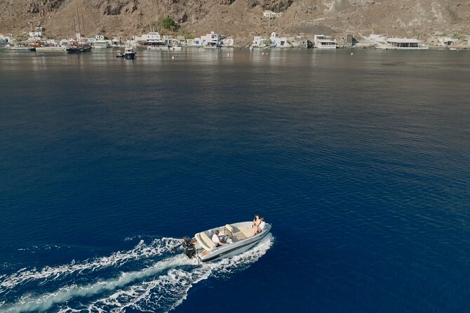 Santorini Rent a Boat - License free private cruise - Why this Santorini private boat rental is different