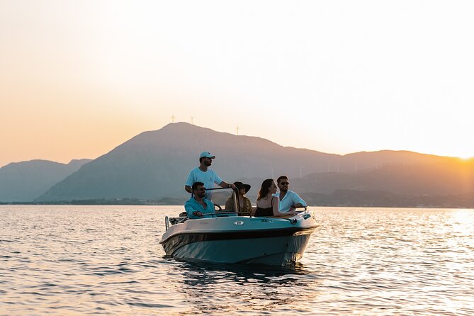 Santorini Rent a Boat - License free private cruise - The boat itself: small design choices that matter
